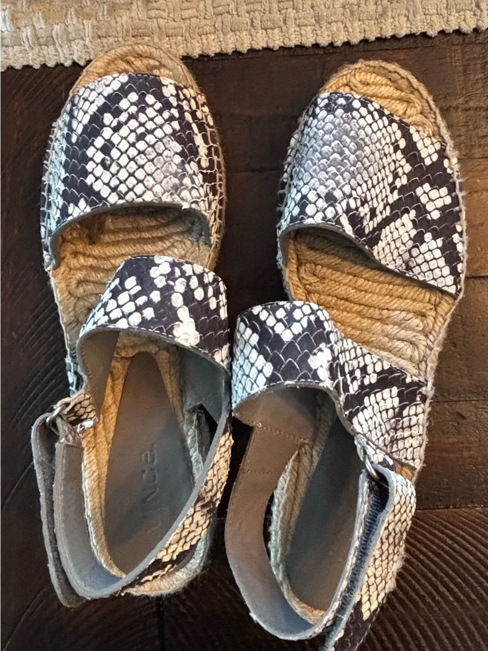 Vince NWT Emilia Black White Snakeskin Espadrille Sandals Platform Size 9